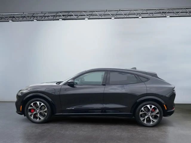 Ford Mustang Mach-E AWD Standard range