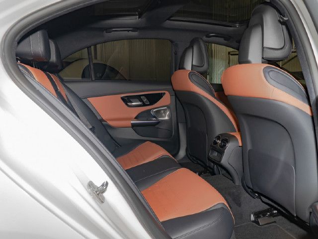 Mercedes-Benz C 200 AMG Line Sedan