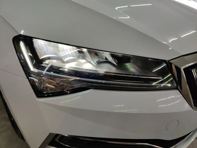 Skoda Superb 1.4 TSI Ambition Combi iV