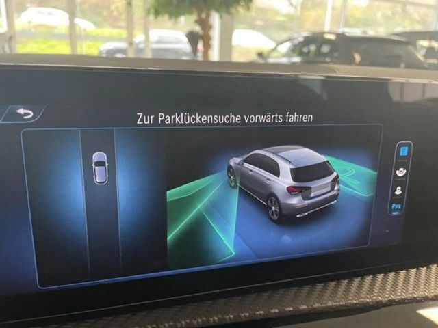 Mercedes-Benz A 180 A 180 d