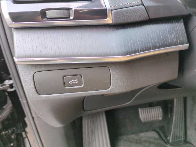 Volvo XC90 Bluetooth Head Up Display Navi LED Vollleder Klima Einparkhilfe el. Fenster