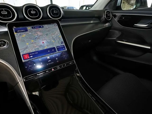 Mercedes-Benz C 180 AVANTGARDE Sedan