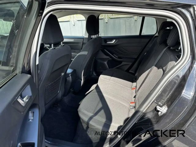 Ford Focus Cool & Connect Wagon