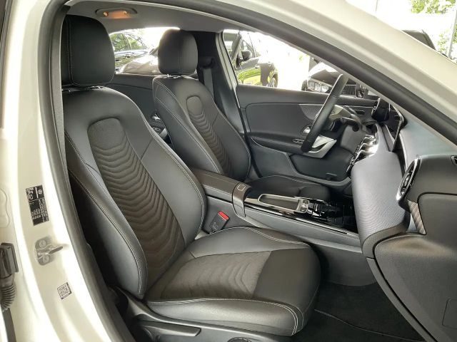 Mercedes-Benz A 200 Progressive