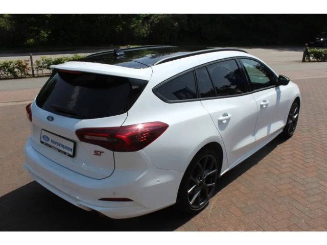 Ford Focus ST Line Wagon