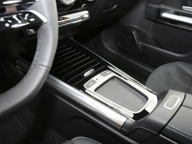 Mercedes-Benz GLA 200 AMG Line