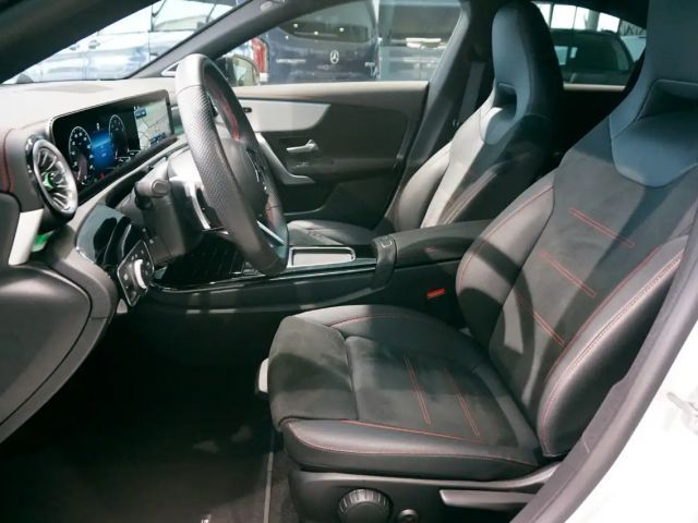 Mercedes-Benz CLA 180 AMG Line Coupé