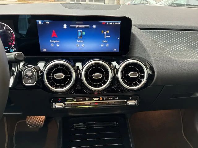 Mercedes-Benz GLA 200 Progressive