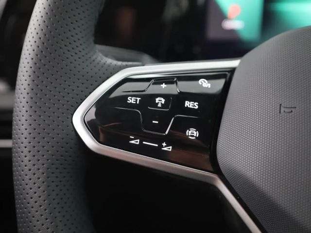 Volkswagen Golf DSG R-Line