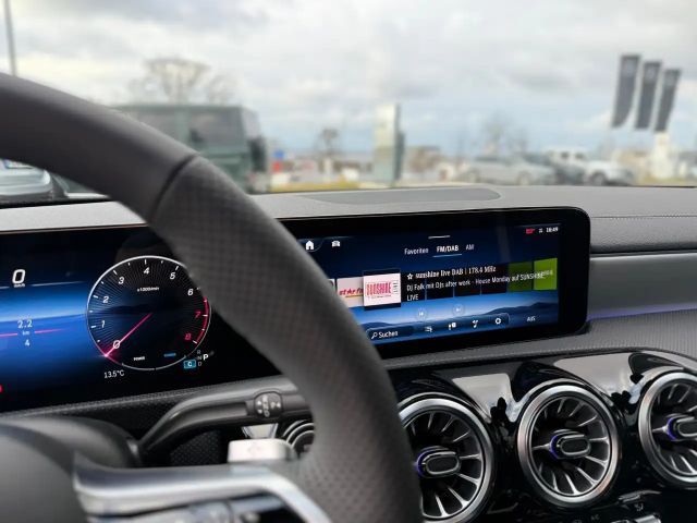 Mercedes-Benz CLA 220 4MATIC AMG Line Coupé