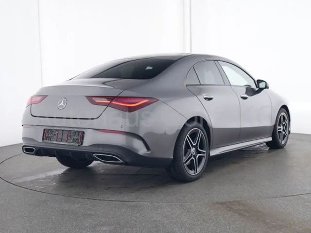 Mercedes-Benz CLA 200 AMG Line Coupé