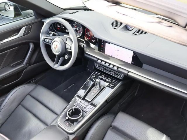 Porsche 992 Cabrio Carrera GTS