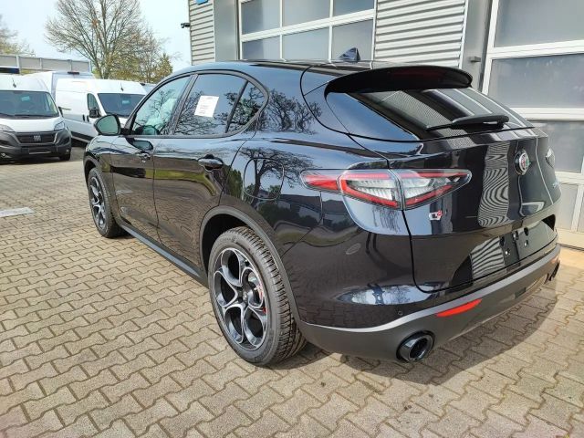 Alfa Romeo Stelvio AT8 Q4