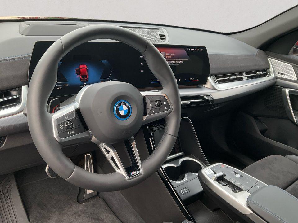 BMW iX2 xDrive30