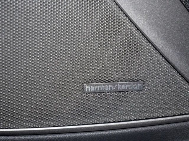 BMW 320 320i M-Sport Sedan