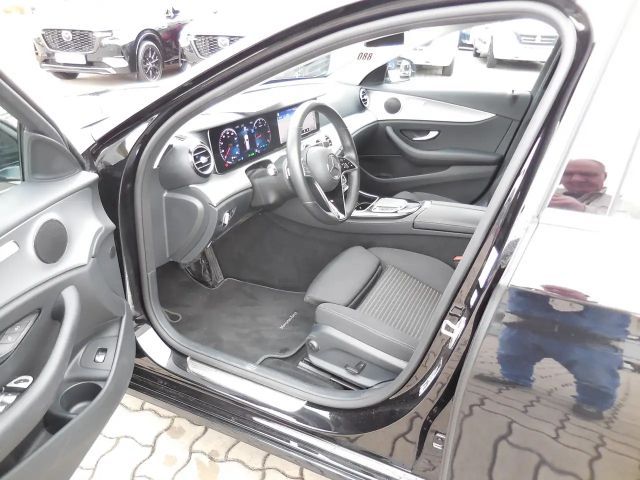 Mercedes-Benz E 220 E 220 d