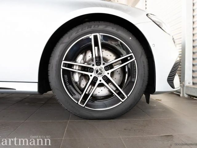 Mercedes-Benz E 200 AMG Line Sedan