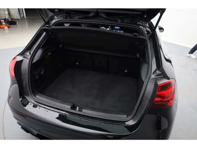 Mercedes-Benz A 35 AMG AMG Line