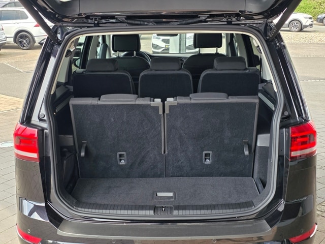 Volkswagen Touran 1.5 TSI DSG IQ.Drive R-Line