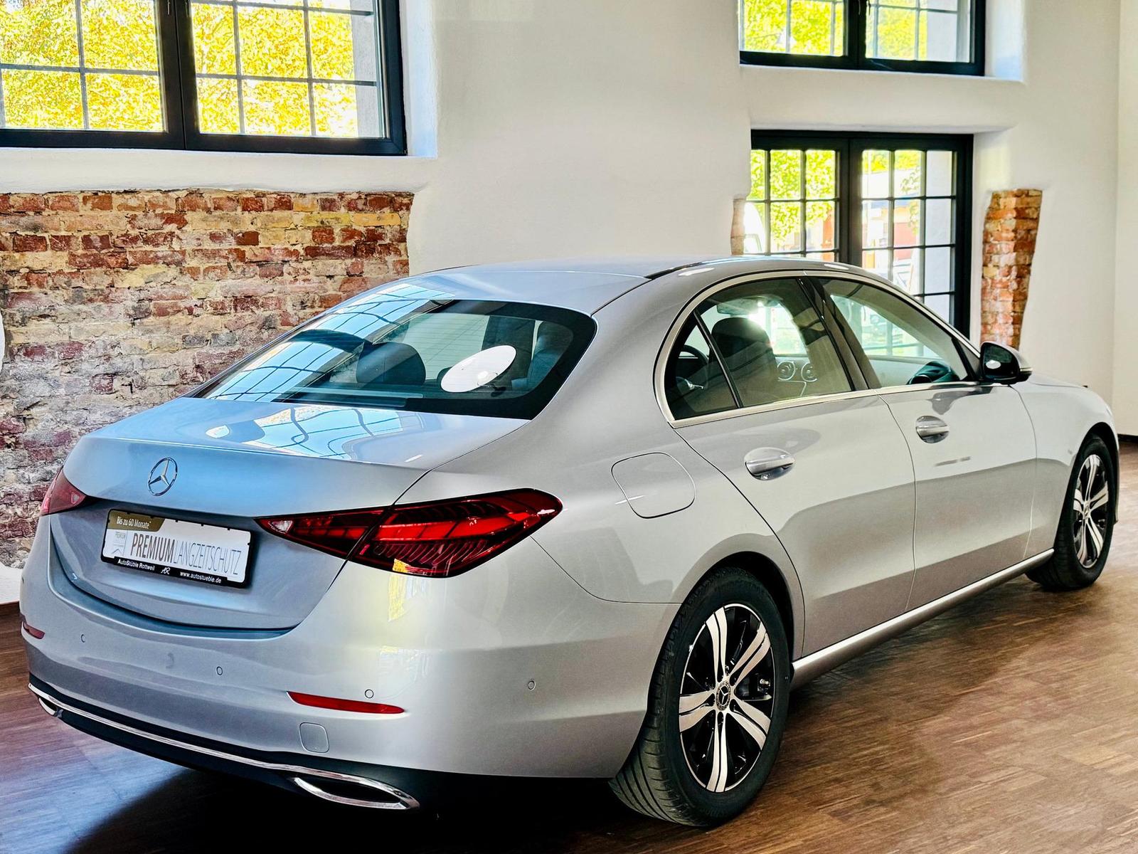 Mercedes-Benz C 200 AVANTGARDE Sedan