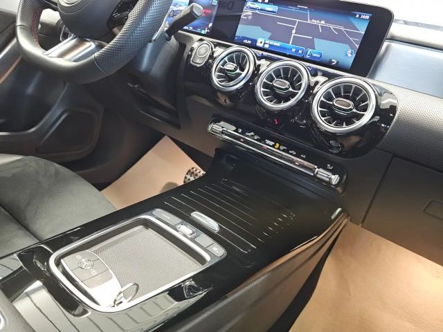 Mercedes-Benz A 180 AMG Line