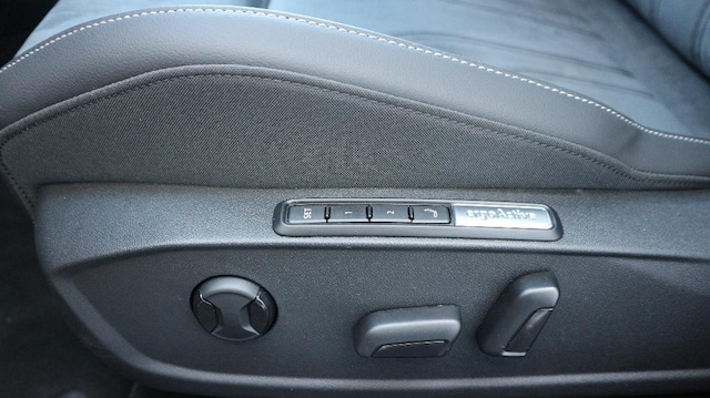 Volkswagen Golf Golf 2.0     StyleDT110 TDID7F