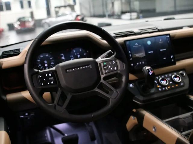 Land Rover Defender 110 D300 Dynamic HSE