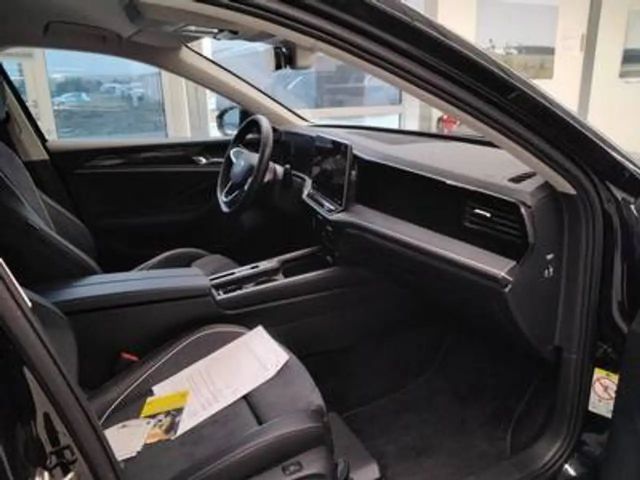 Volkswagen Passat 1.5 eTSI Business