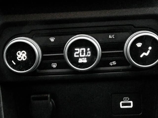 Dacia Sandero Expression, Navi, Sitzheizung V.