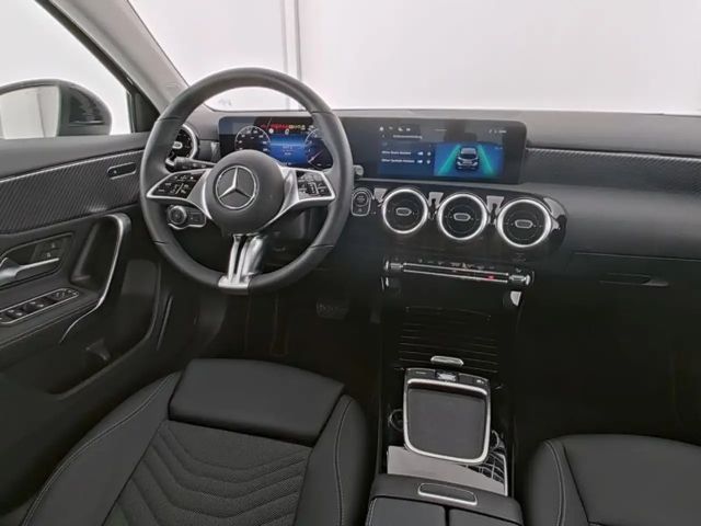 Mercedes-Benz A 180 LENKRADHEIZUNG LED HP USB PAKET