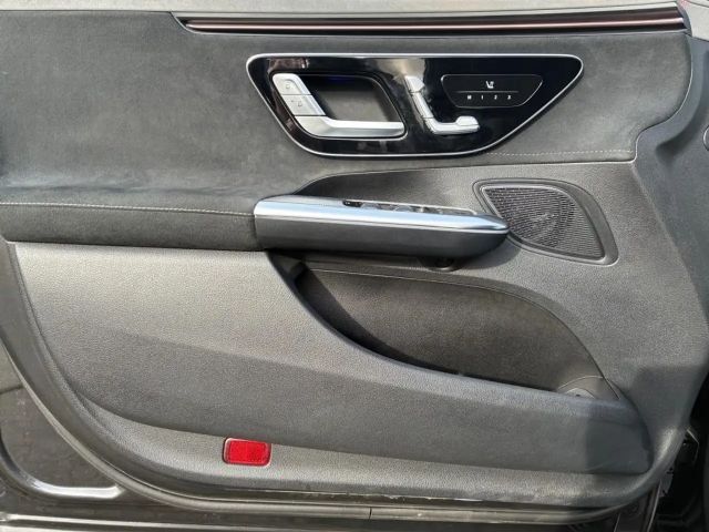 Mercedes-Benz EQE 350 AMG Line Sedan