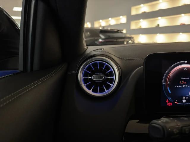 Mercedes-Benz GLA 200 AMG Line