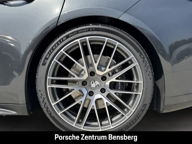 Porsche Panamera 4 E-Hybrid