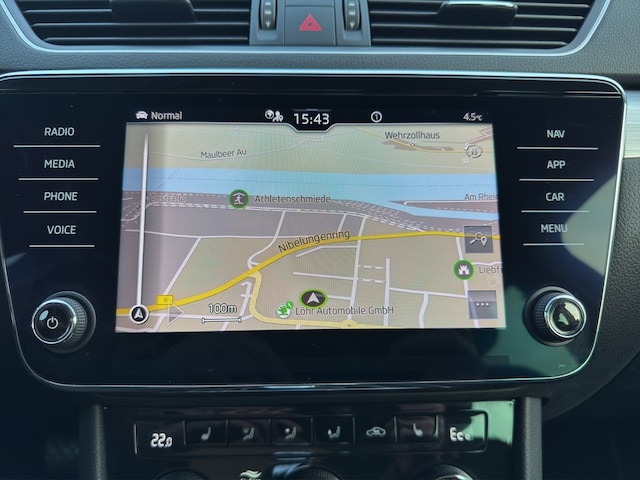 Skoda Superb Ambition Combi iV