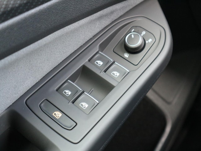 Volkswagen Golf R-Line Variant