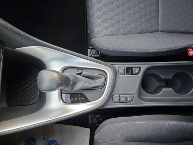 Toyota Yaris Hatchback Hybride Team D