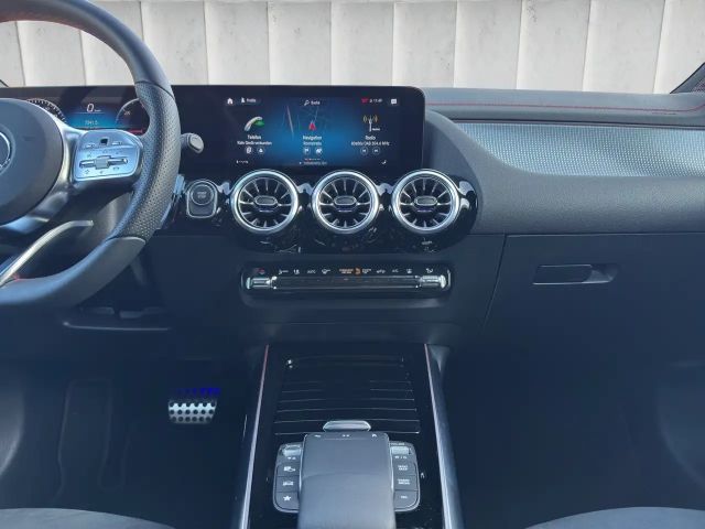 Mercedes-Benz EQA 300 4MATIC AMG Line