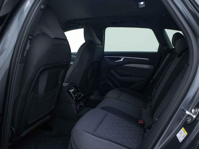 Audi A6 Avant Quattro S-Tronic