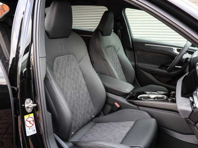 Audi A6 Avant Quattro S-Tronic