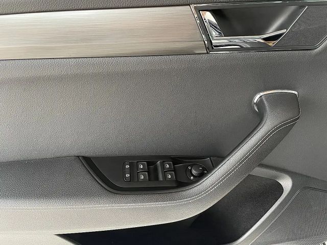 Skoda Superb Kombi 2,0 TDI DSG-LED-NAVI-ACC-VIRTUAL-WSSH-EL....