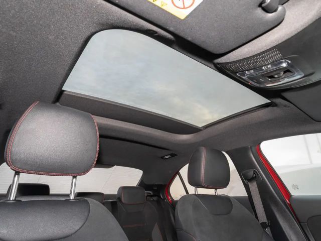 Mercedes-Benz A 220 4MATIC AMG Line