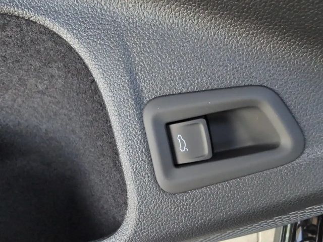 Volkswagen Golf Business DSG Variant