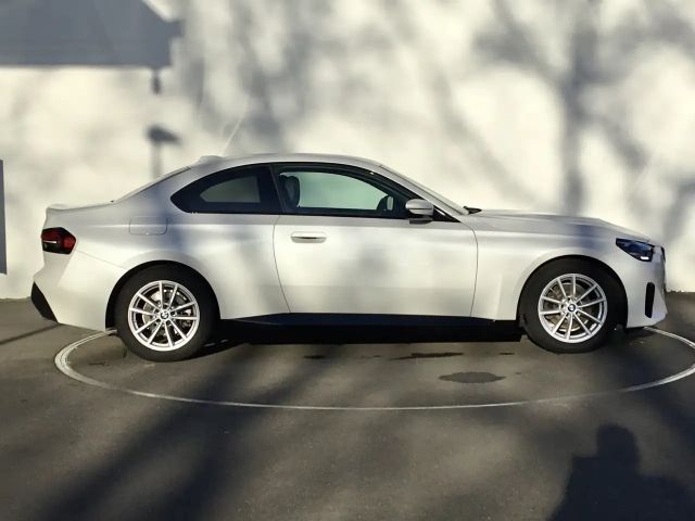 BMW 220 220i Coupé