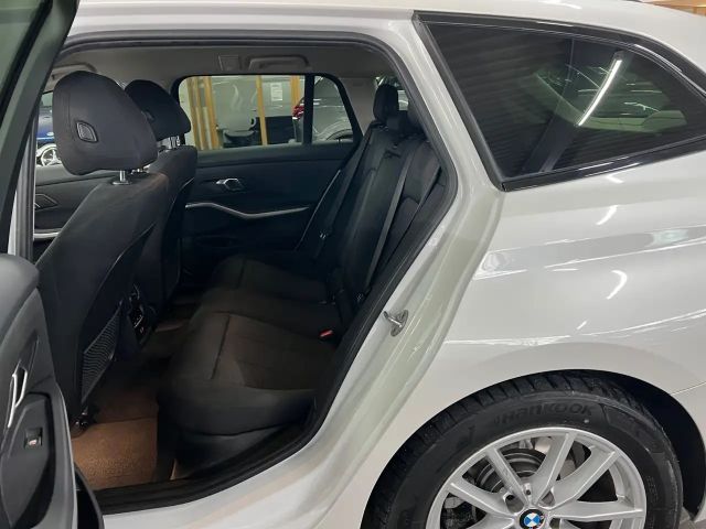 BMW 320 320d Touring xDrive