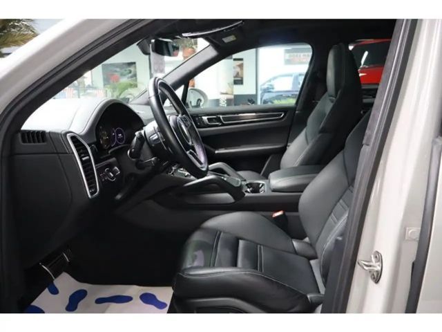 Porsche Cayenne GTS
