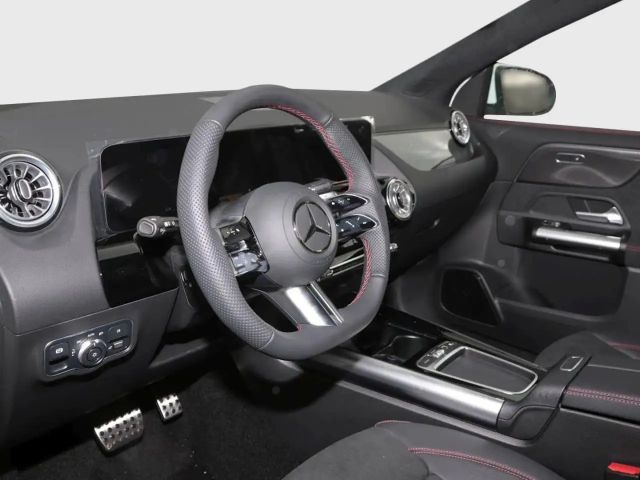 Mercedes-Benz GLA 180 AMG Line