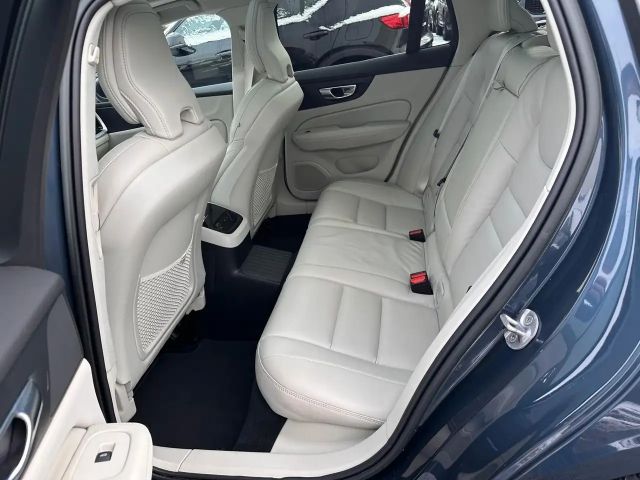 Volvo V60 AWD Plus T6