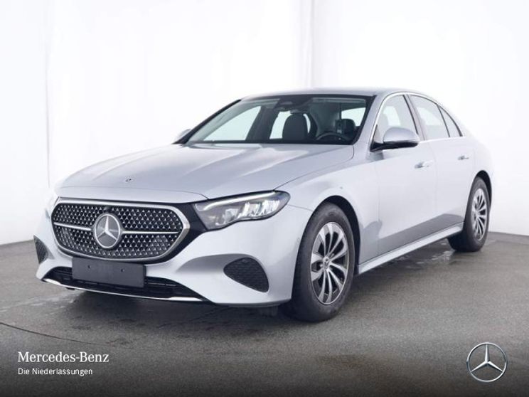 Mercedes-Benz E 220 AVANTGARDE E 220 d Sedan