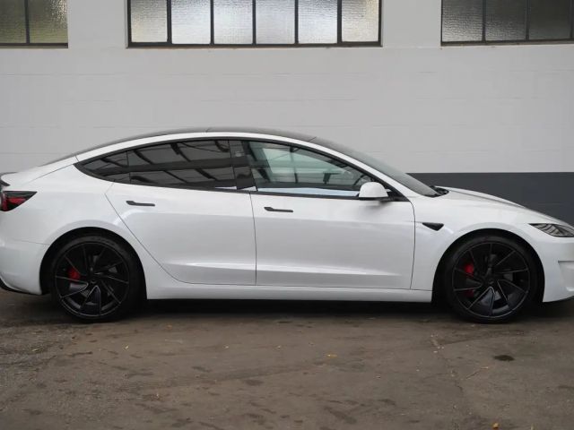 Tesla Model 3 Performance