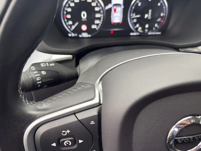 Volvo XC60 AWD Momentum